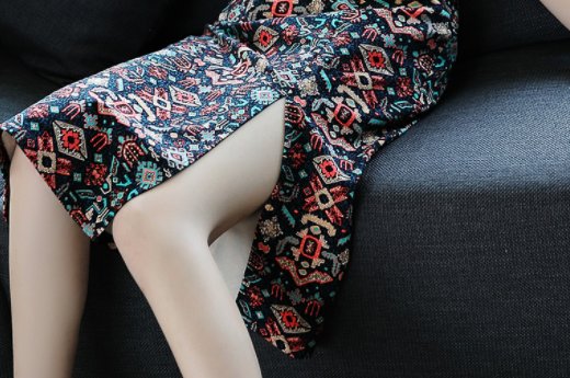 女人若到了中年，建议秋天买件这种高级秋裙，虽贵~但美得不得了