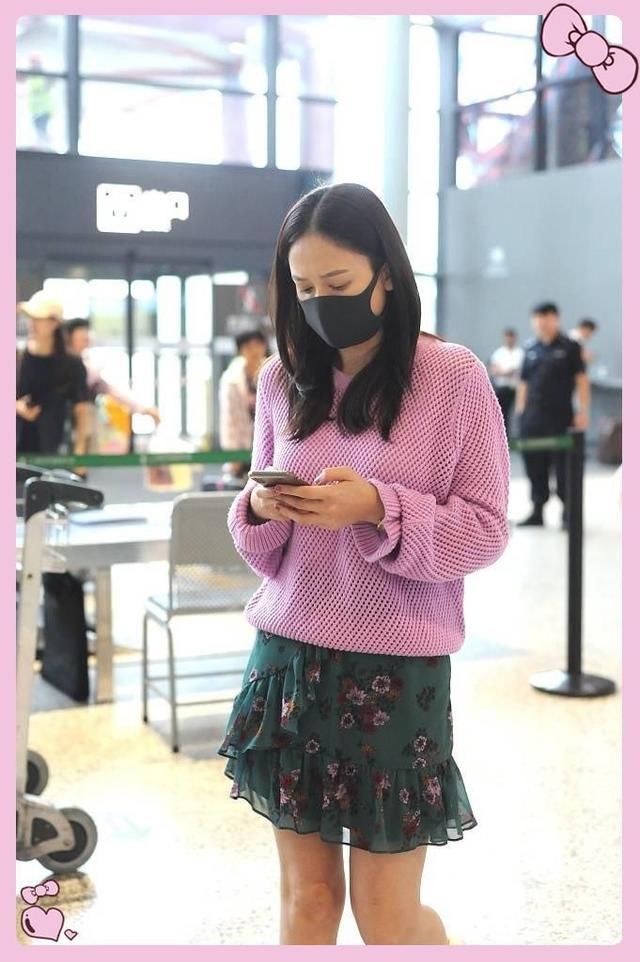 陈乔恩厉害!39岁穿粉色毛衣撞上26岁周冬雨都没输,冻龄就服你!