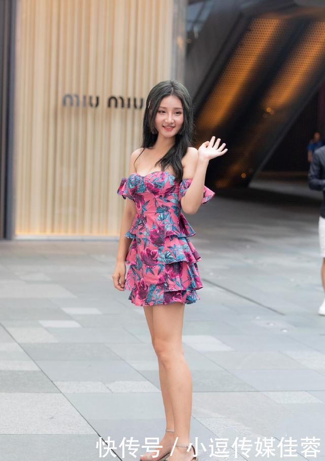 「小姐姐」浪漫优雅的印花元素,掌握搭配小原则,让你在不同风情中自由转换