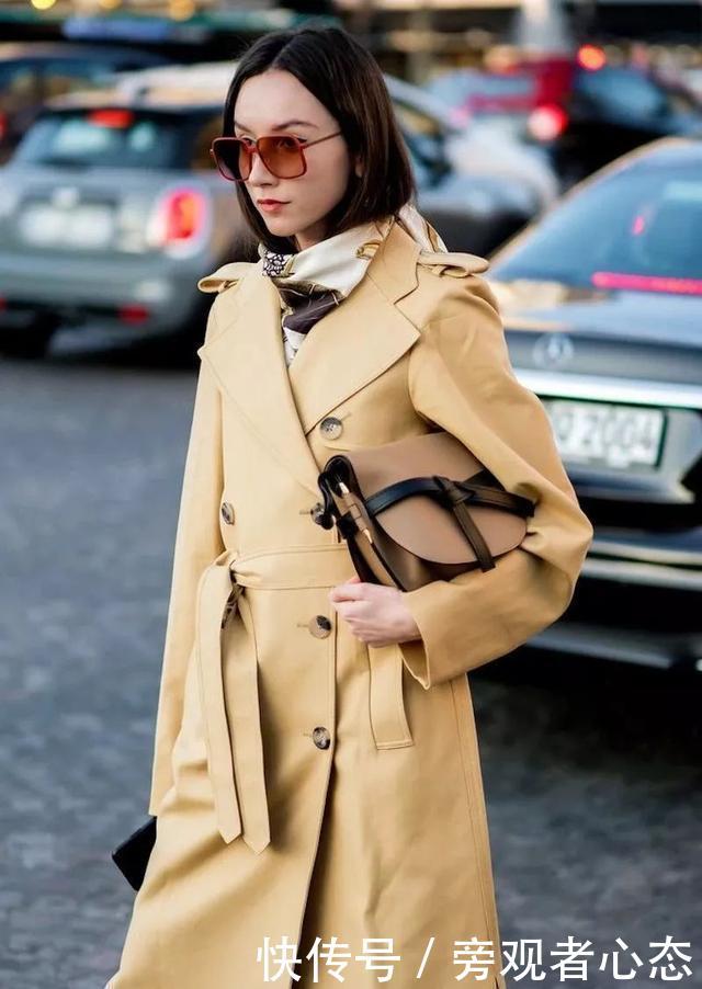 这里有最全的秋冬丝巾系法,你和你妈总有