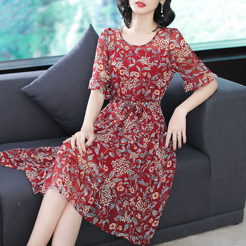 哇!想不到这洋气的真丝便宜到百来块一件，难怪老妈忍不住买5件