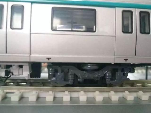 地铁是如何“掉头”的？为啥夜间不运行？今天都给您讲明白