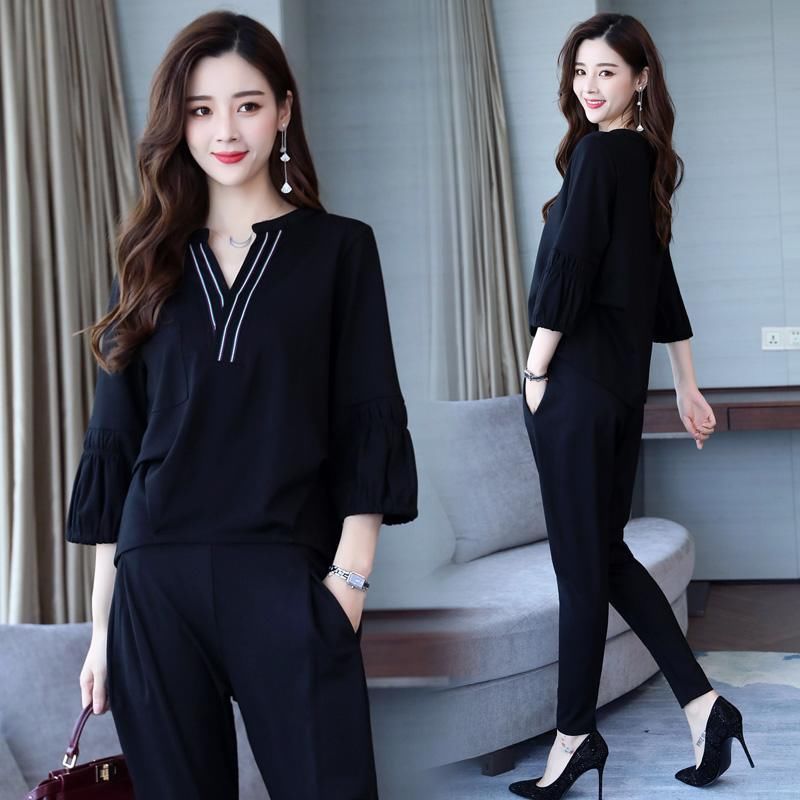 秋老虎还没走，这款秋季套装又火了!40岁妈妈穿美的羡煞旁人