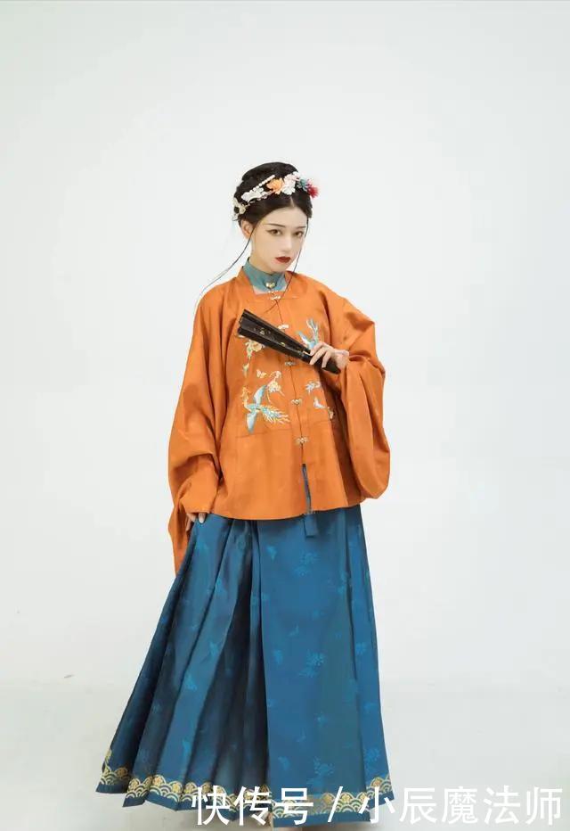 「汉服」那些配色超大胆的汉服,自古红蓝出CP,瞬间惊艳众人