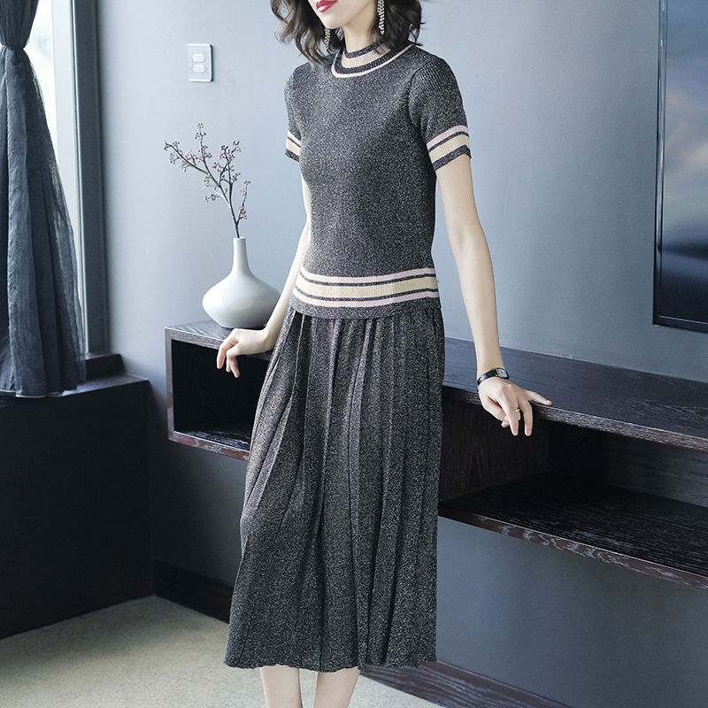 新发现:2个小时前才上的秋裙。比旗袍美，比真丝贵，简直美翻天