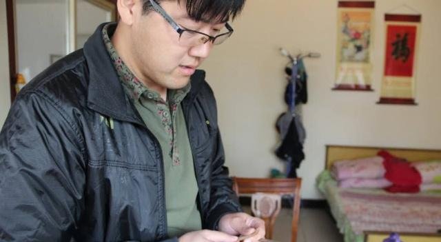 干了18年公务员，做到副科级，晒出3月份收入，以为看错了