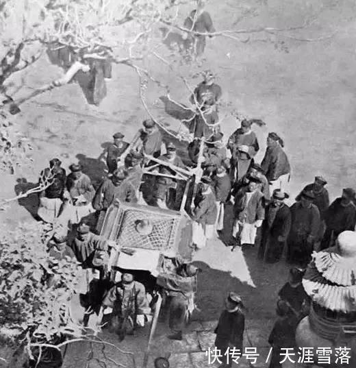 偷拍■一步之遥一百多年前的外国狗仔队偷拍了光绪留下的唯一照片