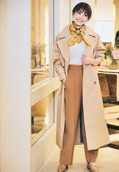 『伊藤真知』他们的基础款也不一般 每一件都能穿很多年