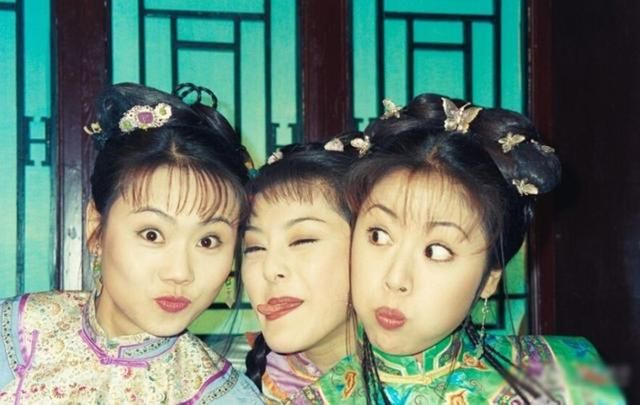 记者问到范冰冰近况，林心如紧张否认有联络，网友：塑料姐妹花！