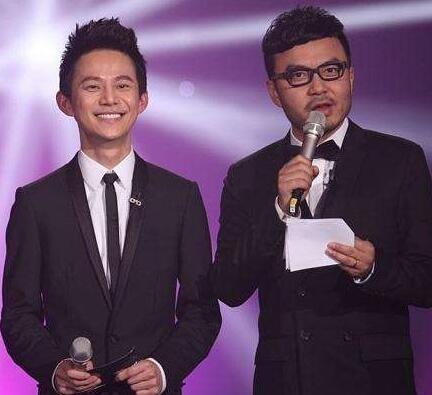 何炅和汪涵在综艺节目合体,上次是为了林青霞