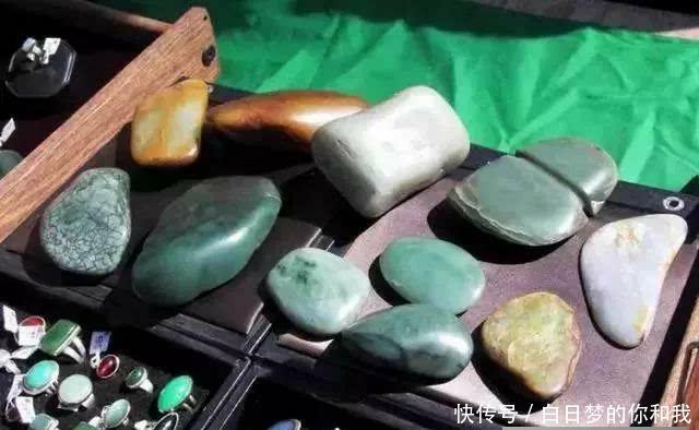  「玉石」谁说老外不玩奇石, 看看国外的石头市场是啥样!