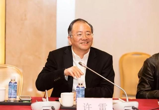  [落马]董事长投案3个月后，4下属同日落马