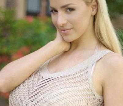 她是乌克兰最美女子，身材丰满却不显臃肿，胖的地方令人羡慕！