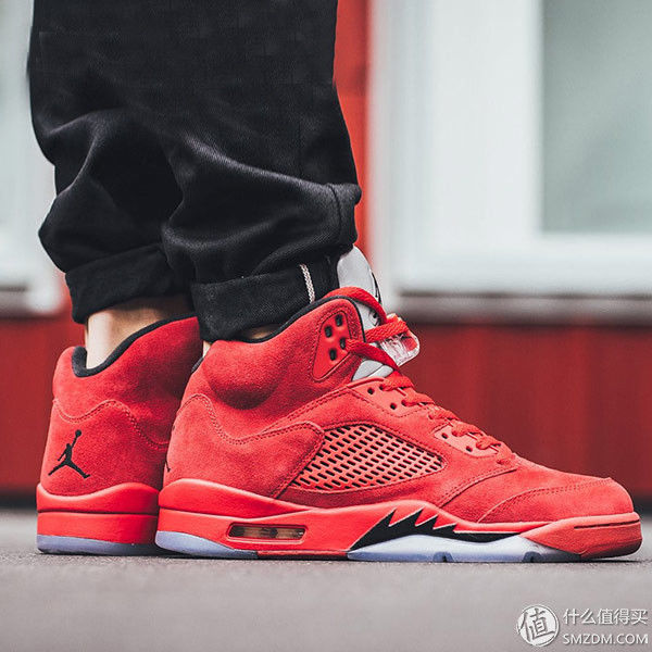 马克实测 篇一:11双澡堂拖鞋大测评!谁说不能下水的拖鞋就不是好