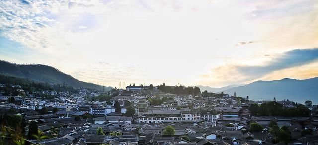 中国唯一一个有望超过丽江的古镇，景色优美，位于四川