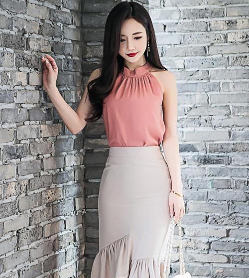  【半身裙】气质半身裙文艺范十足，洋溢青春气息，清丽脱俗很休闲！