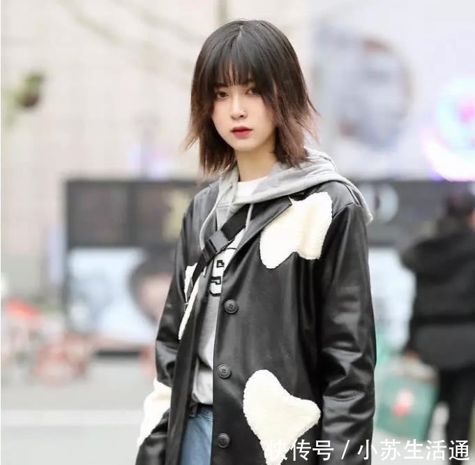 「拥有」街拍:拥有独特气质的女子,穿搭时尚,彰显迷人女性之美