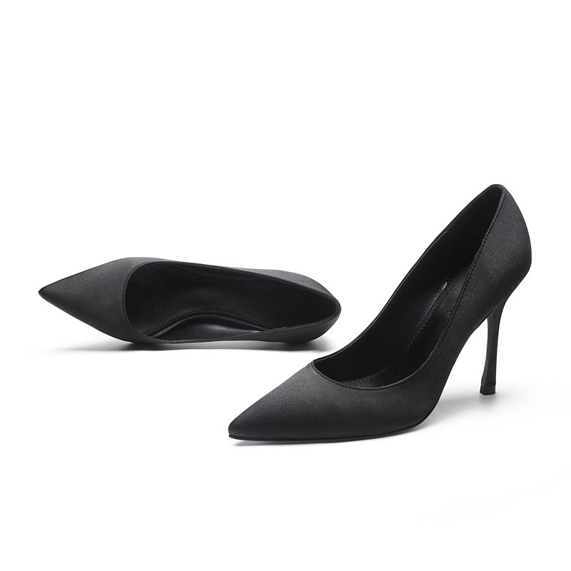 想显高哪有这么费力?今年都流行这种尖头高跟鞋，一米五也能逆袭