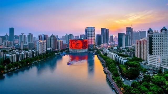我国最有可能成为直辖市的3座城市，其中一座已成为世界一线城市