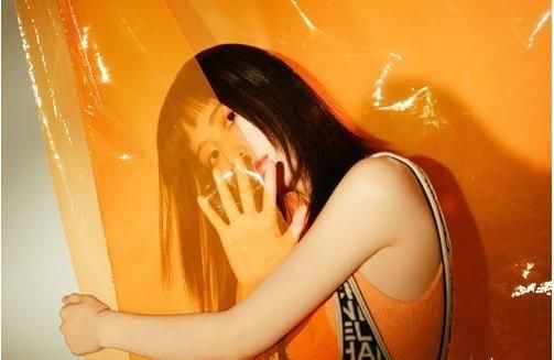  【黑茶色直发】头发多瘦长脸女生，离子烫直发很淑女，染点色更灵动