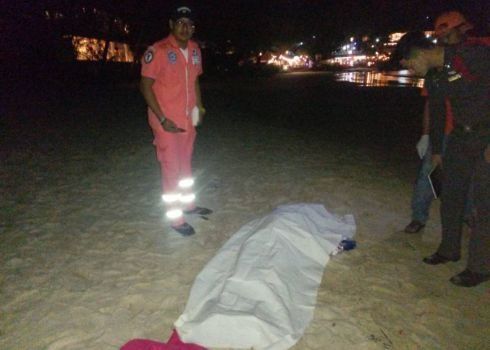 新闻速读 | 土耳其总统称将抵制苹果;意大利公路桥坍塌至35人死亡