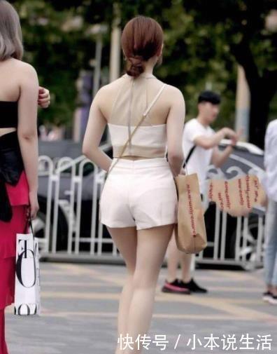 『摄影』时尚摄影,不细看,还以为辣妈穿的是抹胸装呢