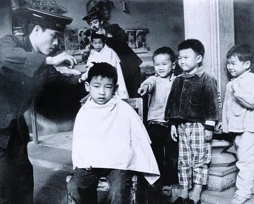  摄影师|50年，30余万张照片，这位广州摄影师用影像讲述社会发展