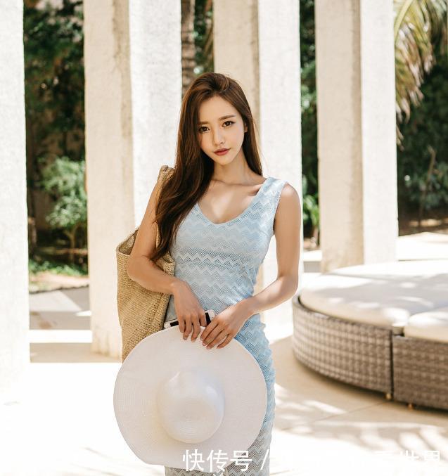 时尚街拍：迷人的紧身裙美女，气质明艳动人