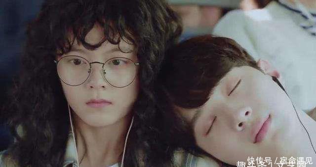 『赖冠霖和赵今麦』赖冠霖赵今麦有情况?情侣鞋曝光,两人拍照姿势和文案都很相似
