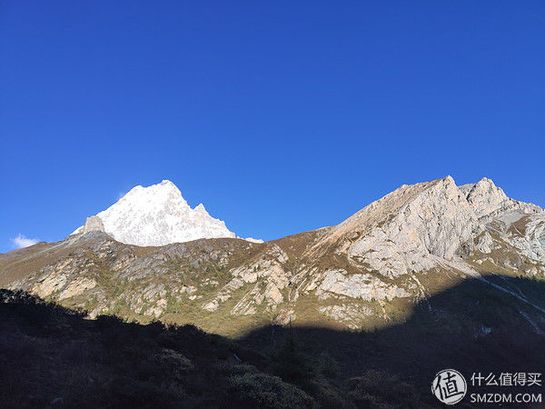 雪山/草场/海子,与魅族16th踏上色达+稻城川西环游