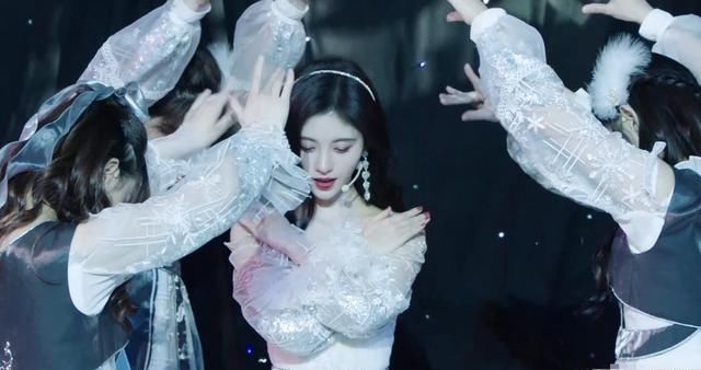 『 仙气』一身白裙仙气飘飘,不愧是“四千年美女”,鞠婧祎更新舞蹈mv