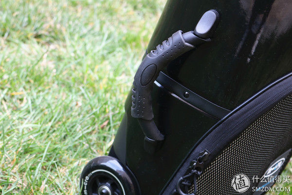 出门带娃手忙脚乱?这款行李箱还真是帮了大忙