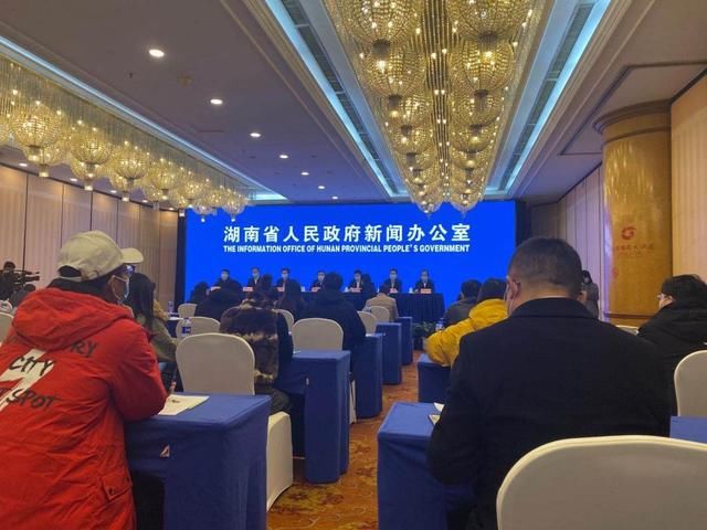  口罩@湖南口罩日产量已达到近100万只