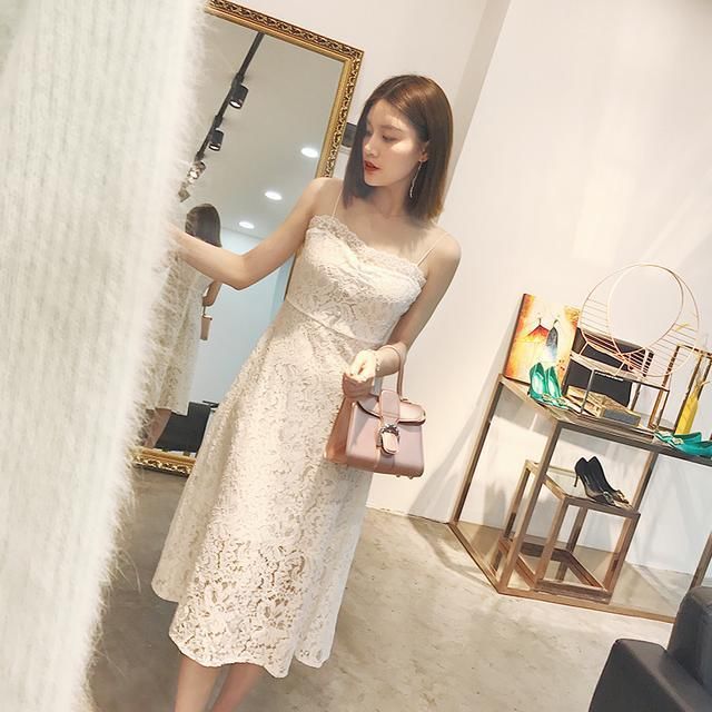 姑娘真大胆，穿这样的连衣裙，你竟然敢出门，是不是逛街要回头率