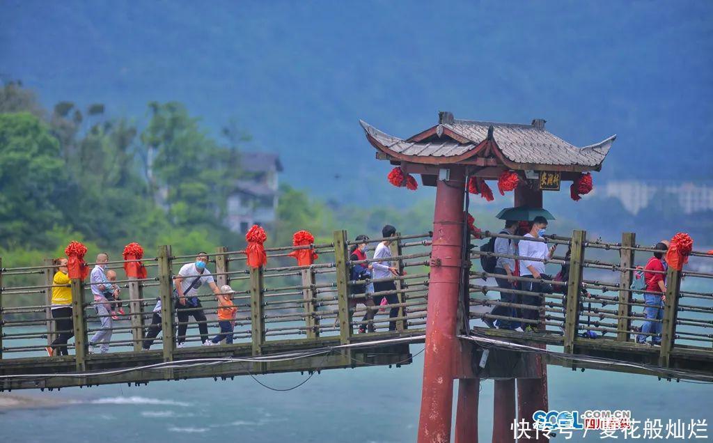  都江堰：境界丨四月芳菲 畅游都江堰