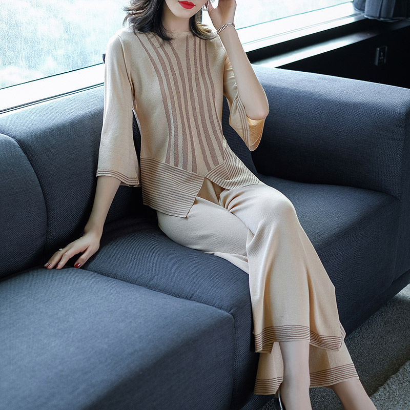 哇!这样套装才女人，穿上遮肉减龄气质美，难怪妈妈款款都想买了