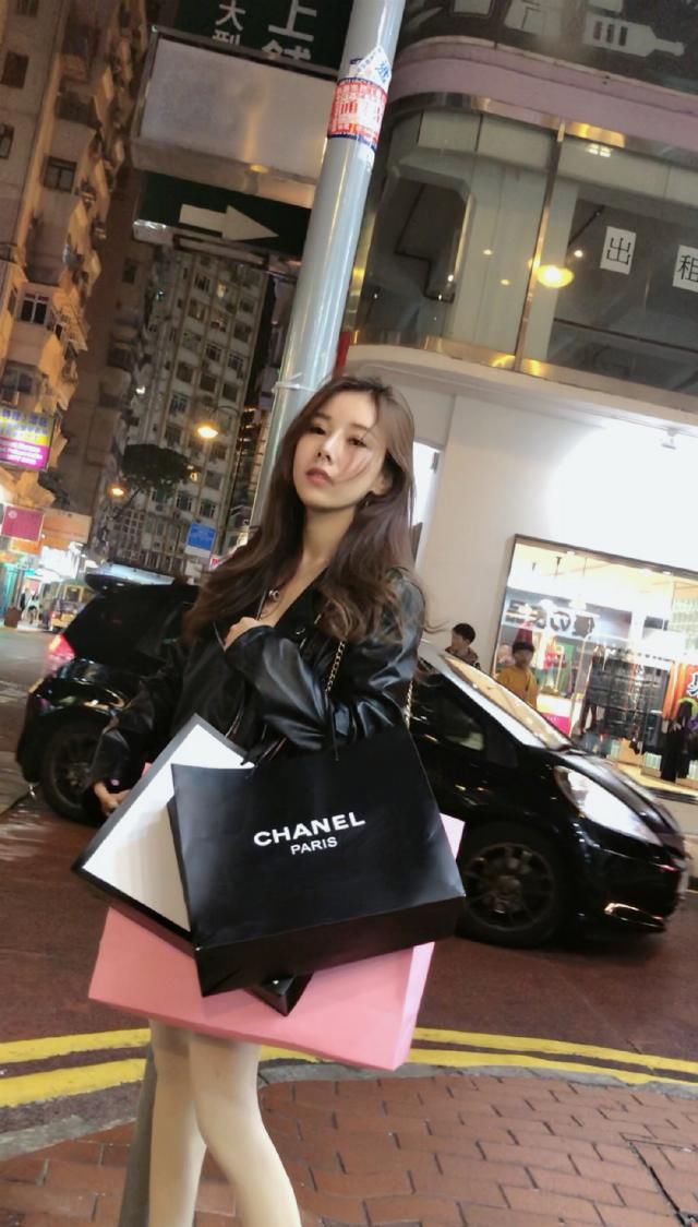 苏恩■前沿时尚潮流:跟着时尚播主“苏恩”的脚步走,你也能变得更时髦