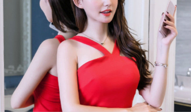 单身女人真大胆!不用安全裤直接穿短裙，不过真的很性感