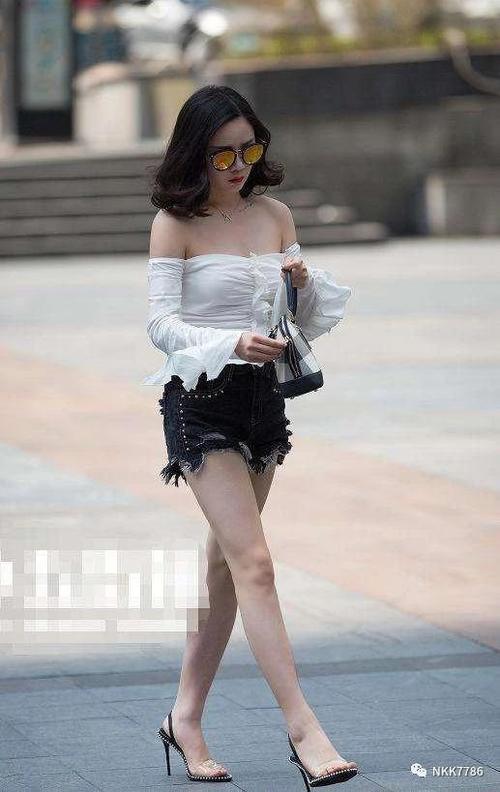 街拍: 图5的外国妞，不穿内内真的舒服吗？, 最后一张信息量太大