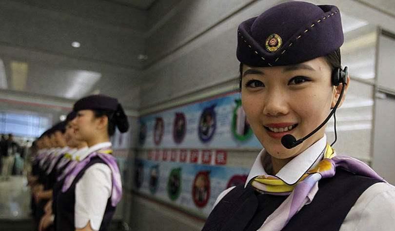  说出：高铁动车的女乘务员，为什么很少能够做得长久？列车长说