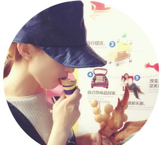 赵丽颖因狂吃甜食被曝怀孕，连续出席活动破传闻