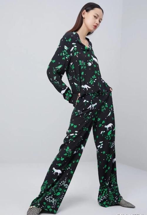  [着装]一条完美裤装或半裙，提升着装质感同时，还能给上衣带来一次新生