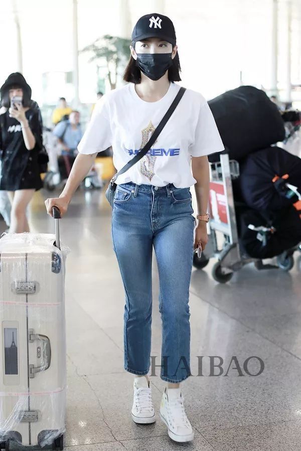 瘦回巅峰的赵薇年轻10岁!白百何这脸是怎么了?【海报街拍】