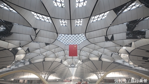 大兴机场令英国飞行员惊叹：“我见过的最美航站楼”