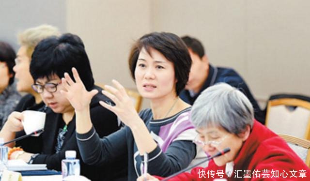 她是“中国第一警花”，大校军衔“正师级”待遇，却嫁给保安！