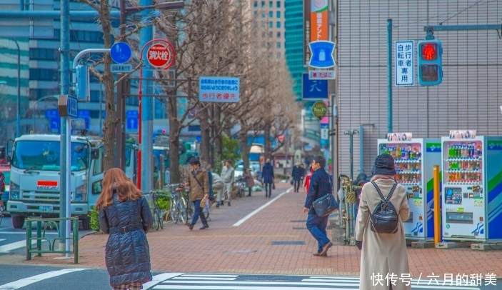 日本人口密度比我国还大,为什么却极少堵车?中国游客:值得学习