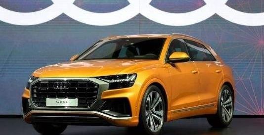  「优质」2019款奥迪Q8拥有宽敞的内饰，优质的材料和坚固的操控性