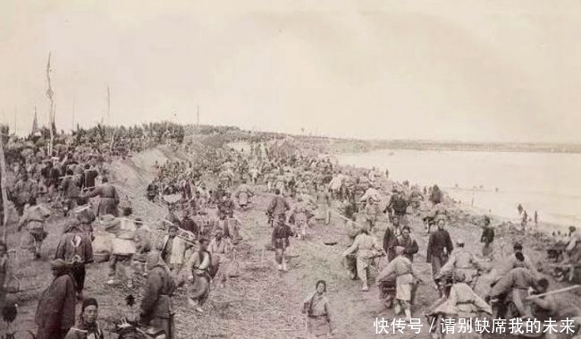 「和?」嘉庆从和珅家里抄出那么多的财产,为何还要年年喊穷?