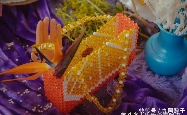  色彩■禁止无趣！谁背谁时髦的串珠包大合集！DIY手工串珠