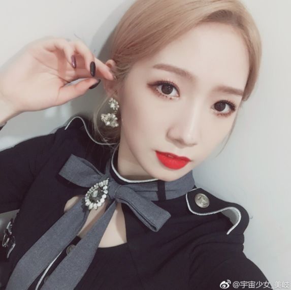 太子妃张天爱带着新发色杀回来了?